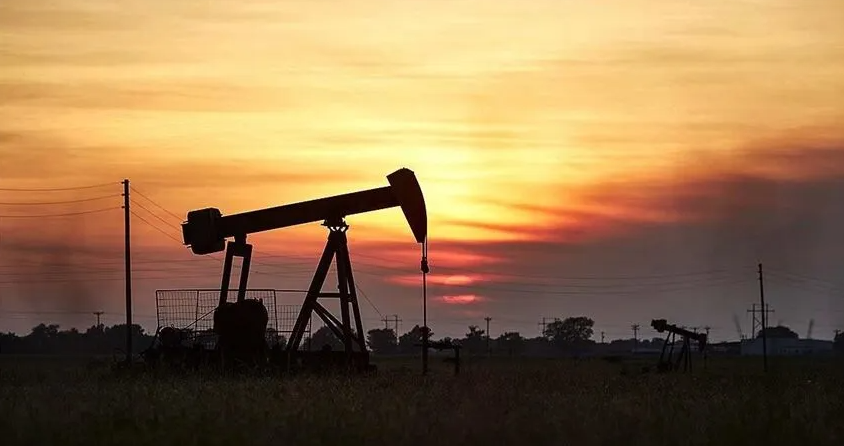 Petrol fırladı: 100 doları gördü