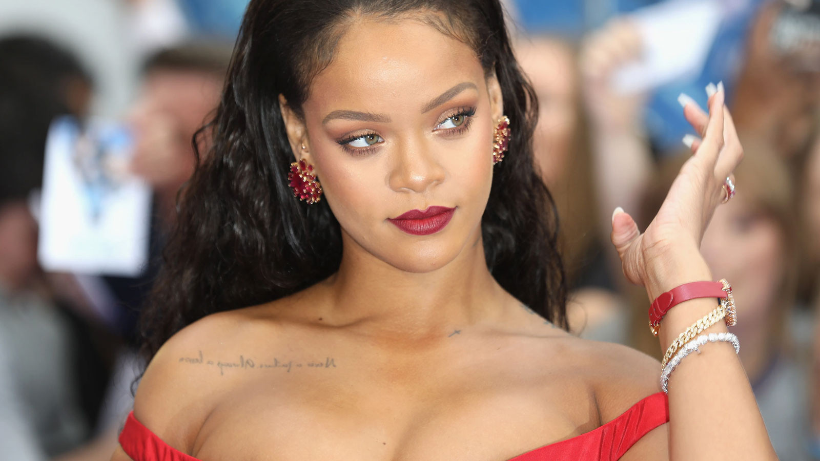 Rihanna’dan bir Türkiye hamlesi daha! Ankara’dan sonra takip ettiği hesap olay oldu