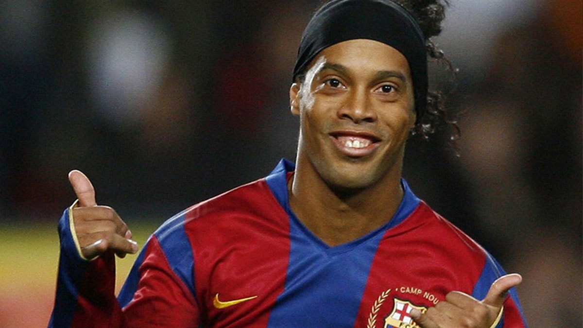 Futbol efsanesi Ronaldinho yeni albüm çıkardı: Türkiye’den de bir isim var