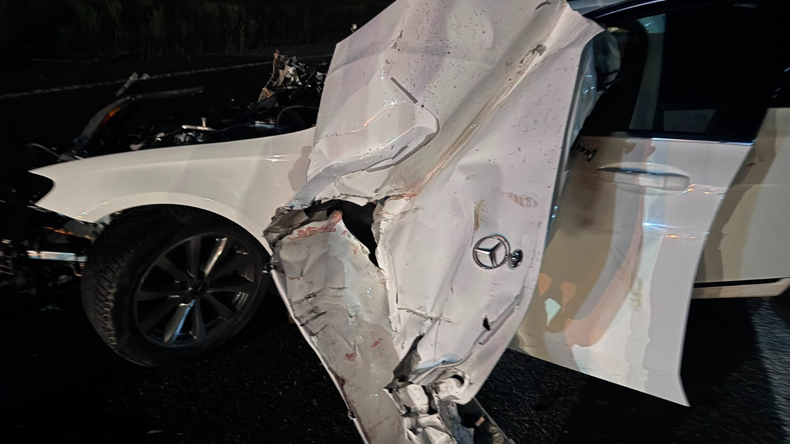 Sivas’ta traktöre çarpan otomobildeki 4 kişi yaralandı