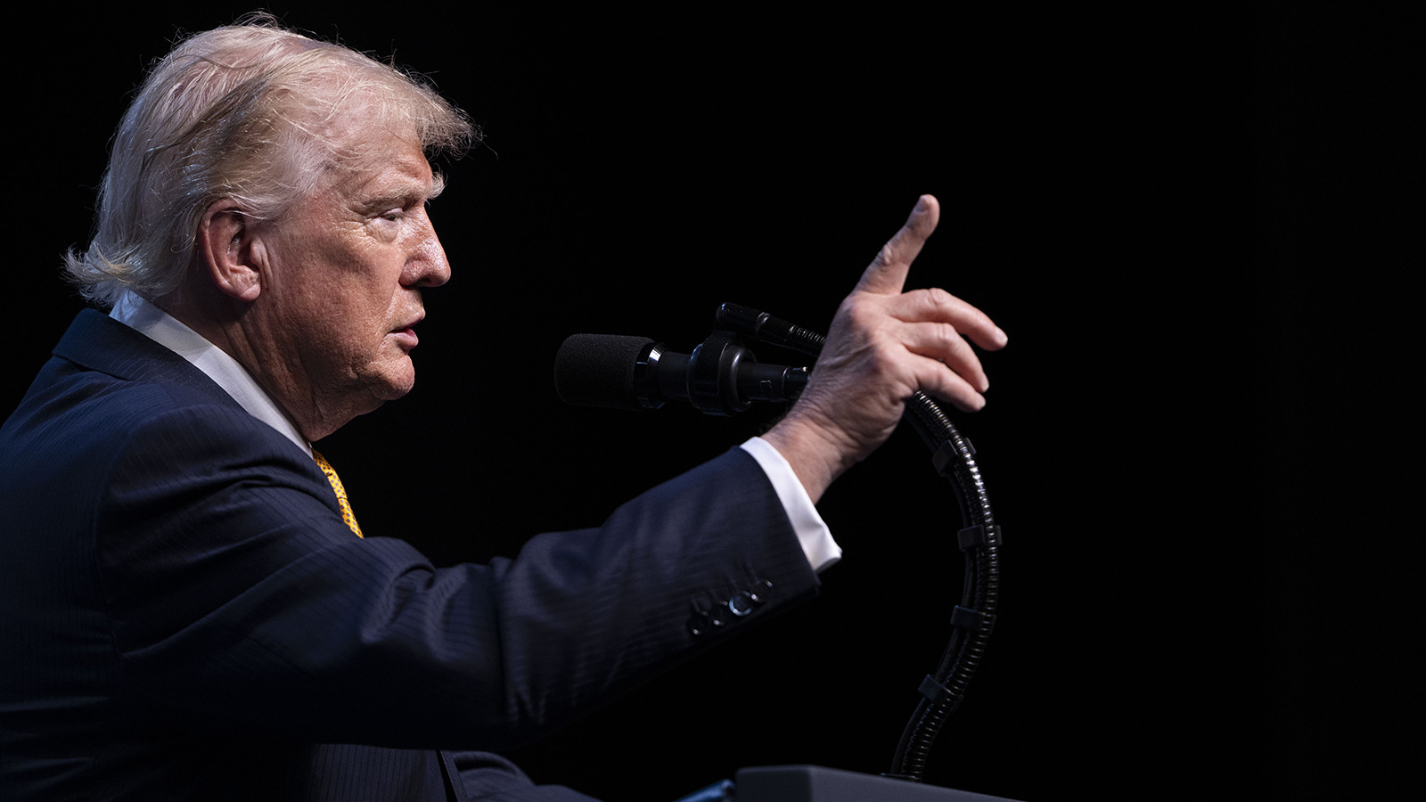 Trump’tan İran’a ‘Hürmüz Boğazı’ tehdidi