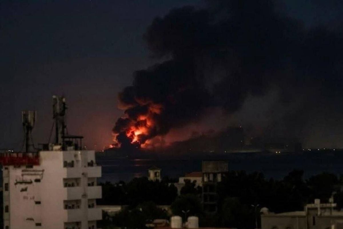 Yemen’in Hudeyde kentinde şiddetli patlamalar meydana geldi